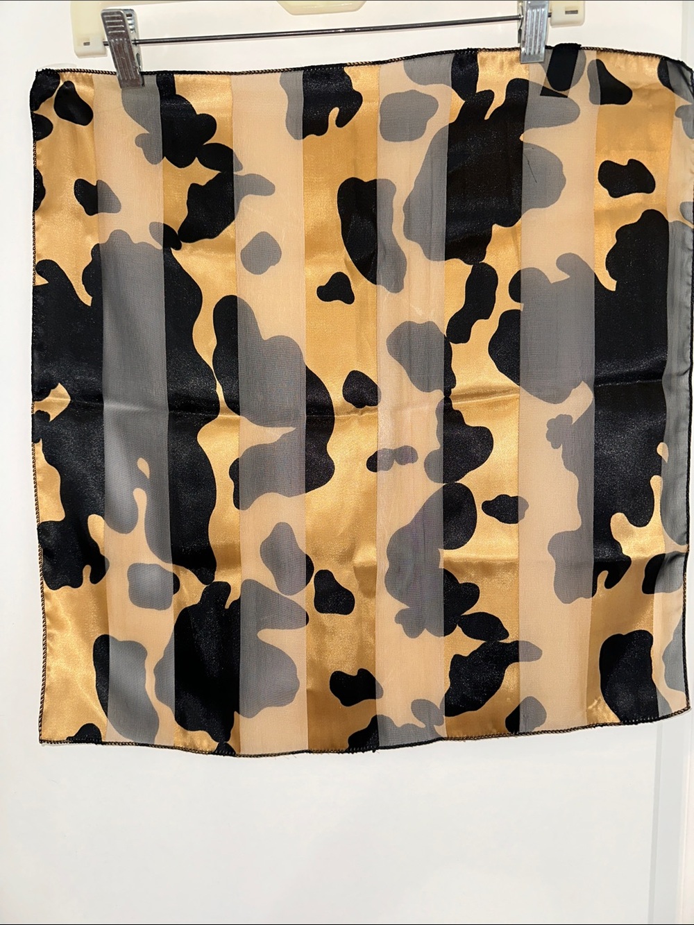 Vintage City One Animal Print Satin Polyester Square Scarf‎ in Gold & Black